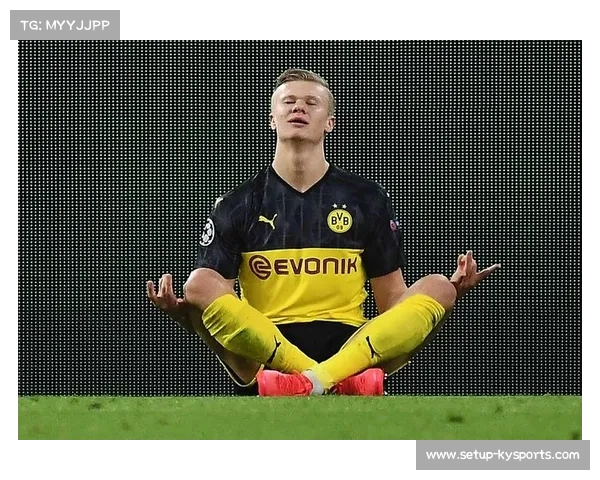 哈兰德进球效率惊人但踢法单一或成阻碍其冲击金球奖的重要因素